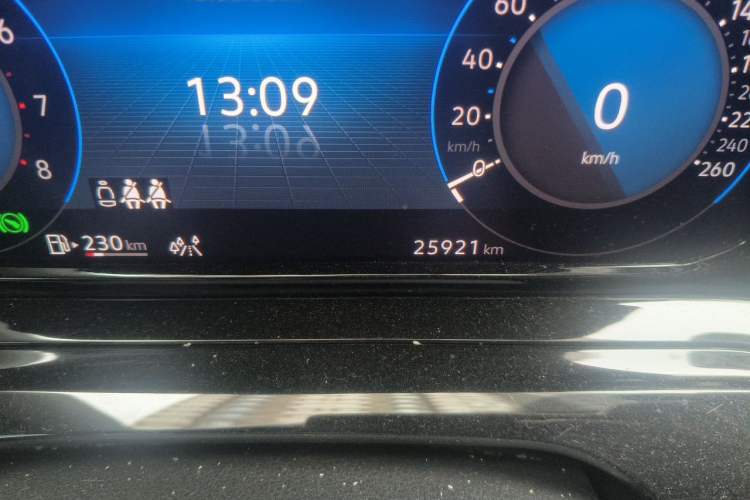 Used Volkswagen Golf 2023 280TSI DSG R-Line Lite Odometer Close Up