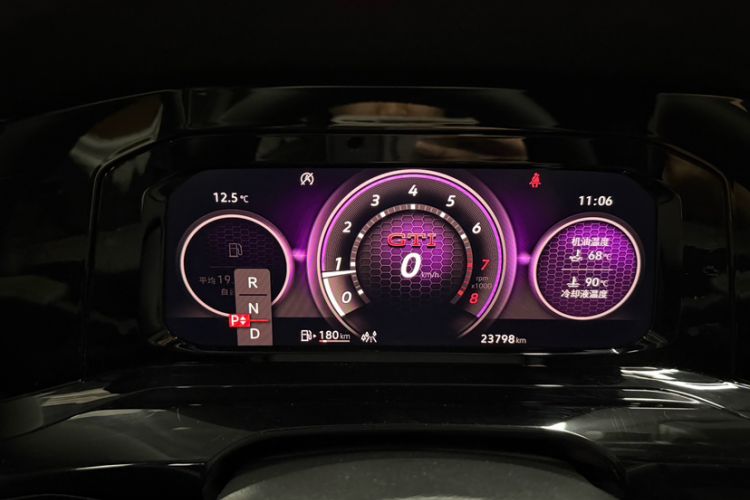 Used Volkswagen Golf 2023 Facelift 280TSI DSG R-Line Lite Odometer Close Up