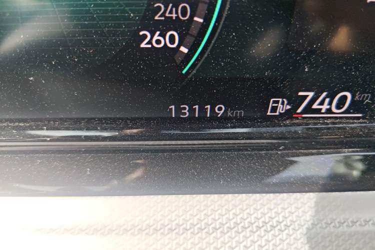Used Volkswagen Golf 2023 280TSI DSG Pro Odometer Close Up