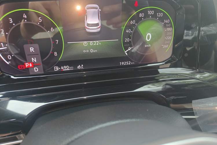 Used Volkswagen Golf 2023 Facelift 280TSI DSG R-Line Lite Odometer Close Up