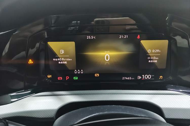 Used Volkswagen Golf 2023 Facelift 280TSI DSG Pro Odometer Close Up