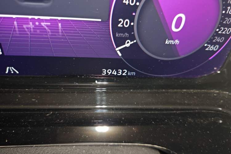 Used Volkswagen Golf 2023 Facelift 280TSI DSG R-Line Lite Odometer Close Up