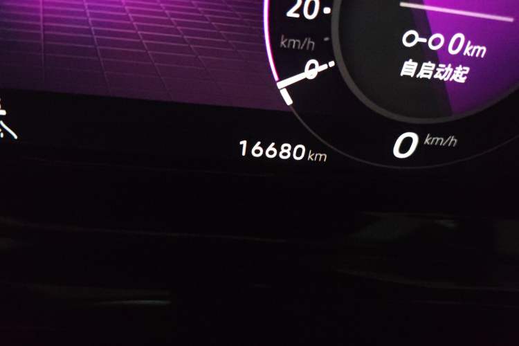 Used Volkswagen Golf 2023 Facelift 280TSI DSG R-Line Odometer Close Up