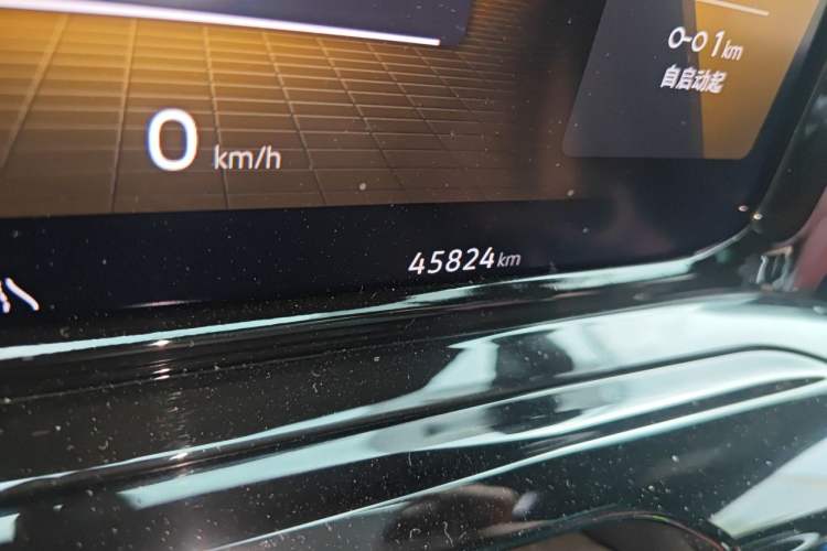Used Volkswagen Golf 2023 280TSI DSG R-Line Lite Odometer Close Up