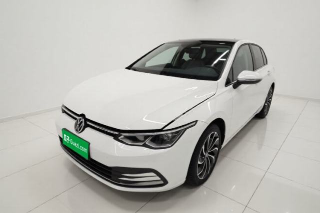 Ojetý Volkswagen Golf 2023 200TSI DSG Pro