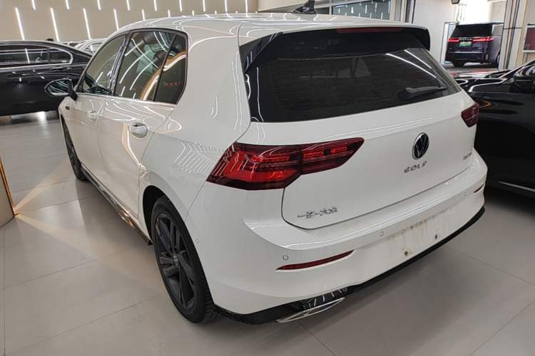 Used Volkswagen Golf 2023 Facelift 280TSI DSG R-Line Lite Rear Left 45 Deg