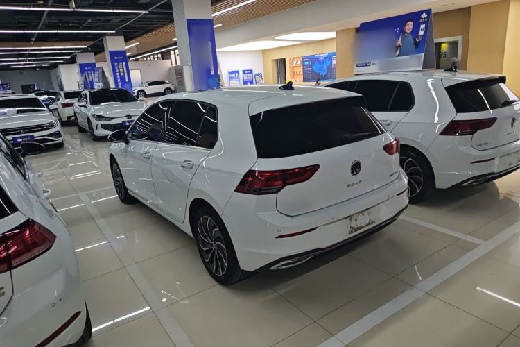Used Volkswagen Golf 2023 Facelift 280TSI DSG Pro Rear Left 45 Deg