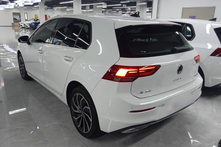 Used Volkswagen Golf 2023 200TSI DSG Pro Rear Left 45 Deg