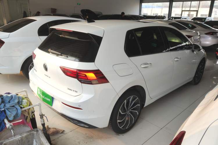Used Volkswagen Golf 2023 Facelift 280TSI DSG Pro Rear Right 45 Deg