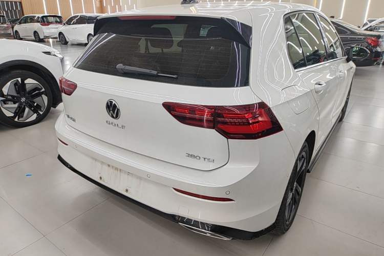 Used Volkswagen Golf 2023 Facelift 280TSI DSG R-Line Lite Rear Right 45 Deg
