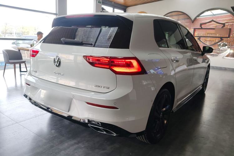 Used Volkswagen Golf 2023 Facelift 280TSI DSG R-Line Rear Right 45 Deg