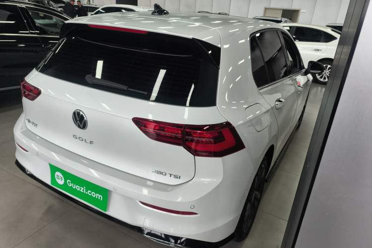 Used Volkswagen Golf 2023 Facelift 280TSI DSG R-Line Lite Rear Right 45 Deg