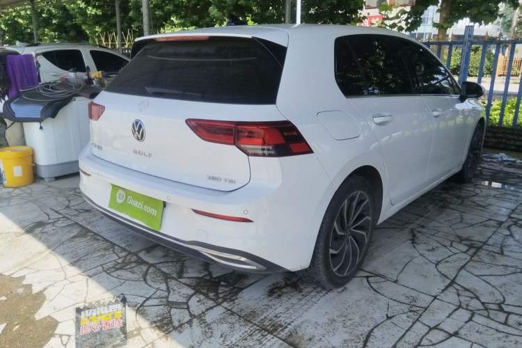 Used Volkswagen Golf 2023 280TSI DSG Pro Rear Right 45 Deg