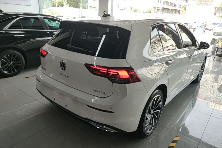Used Volkswagen Golf 2023 Facelift 280TSI DSG Pro Rear Right 45 Deg