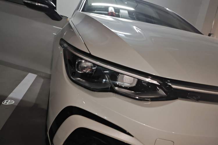 Used Volkswagen Golf 2023 Facelift 280TSI DSG R-Line Lite Right Front Headlight