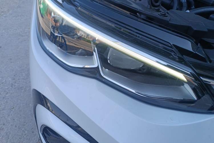 Used Volkswagen Golf 2023 280TSI DSG R-Line Lite Right Front Headlight