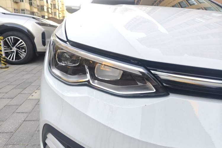Used Volkswagen Golf 2023 280TSI DSG Pro 20th Anniversary Edition Right Front Headlight