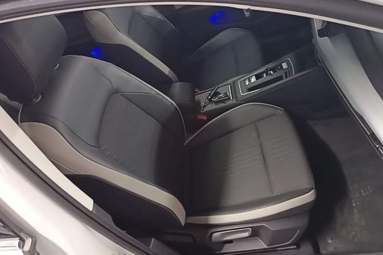 Used Volkswagen Golf 2023 Facelift 280TSI DSG Pro Right Front Seat