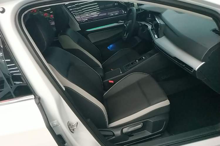 Used Volkswagen Golf 2023 Facelift 280TSI DSG Pro Right Front Seat