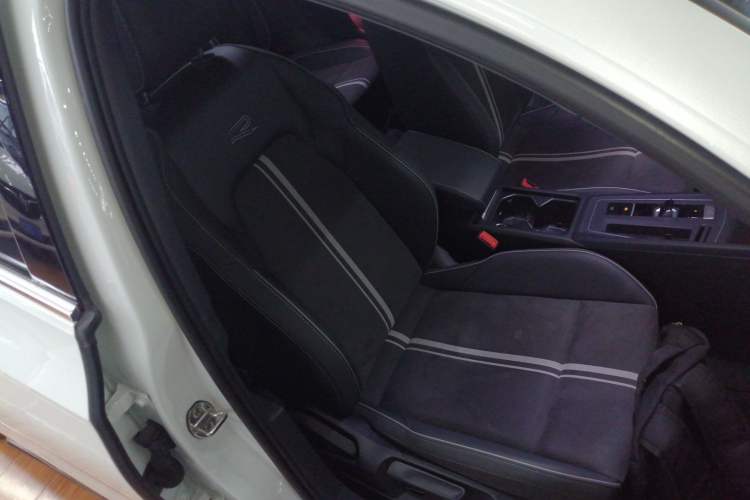 Used Volkswagen Golf 2023 Facelift 280TSI DSG R-Line Lite Right Front Seat