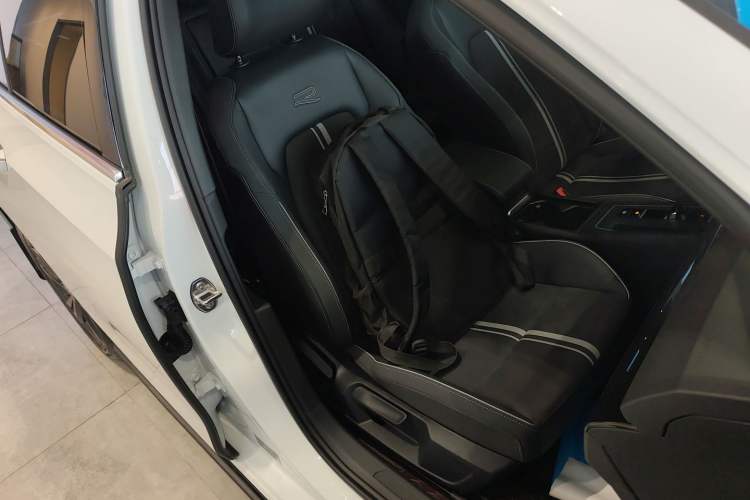 Used Volkswagen Golf 2023 Facelift 280TSI DSG R-Line Lite Right Front Seat
