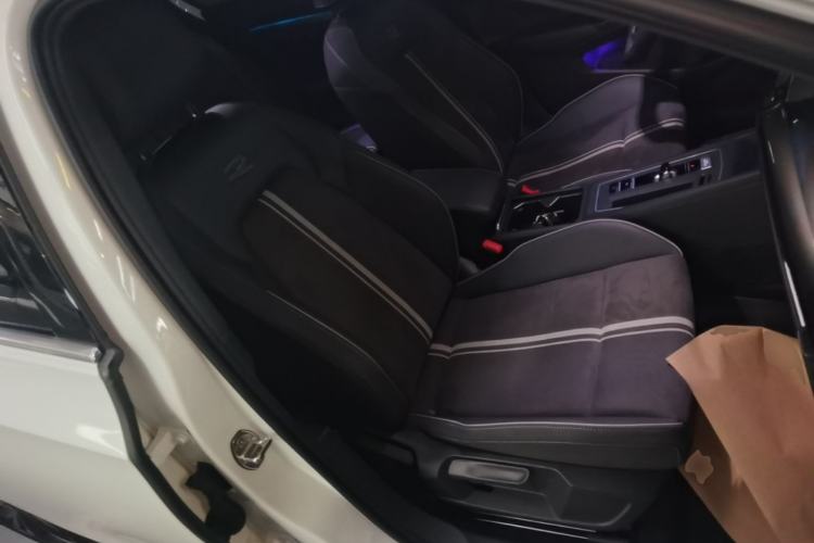 Used Volkswagen Golf 2023 Facelift 280TSI DSG R-Line Lite Right Front Seat