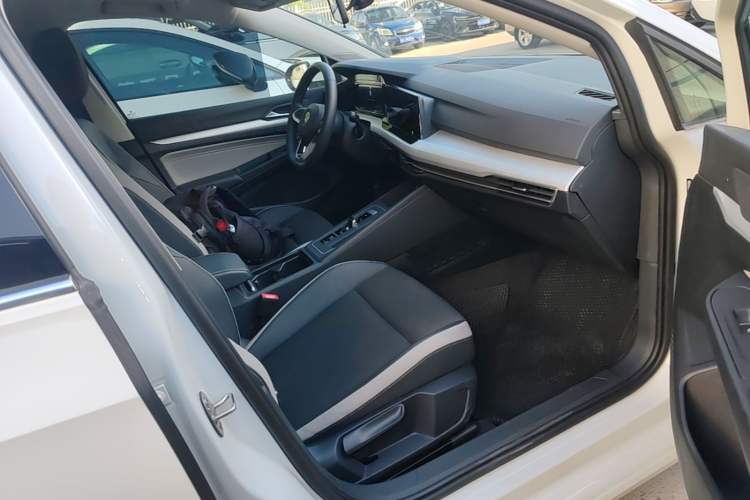 Used Volkswagen Golf 2023 Facelift 280TSI DSG Pro Right Front Seat