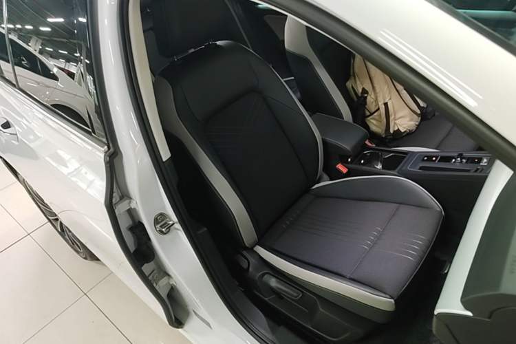Used Volkswagen Golf 2023 Facelift 280TSI DSG Pro Right Front Seat
