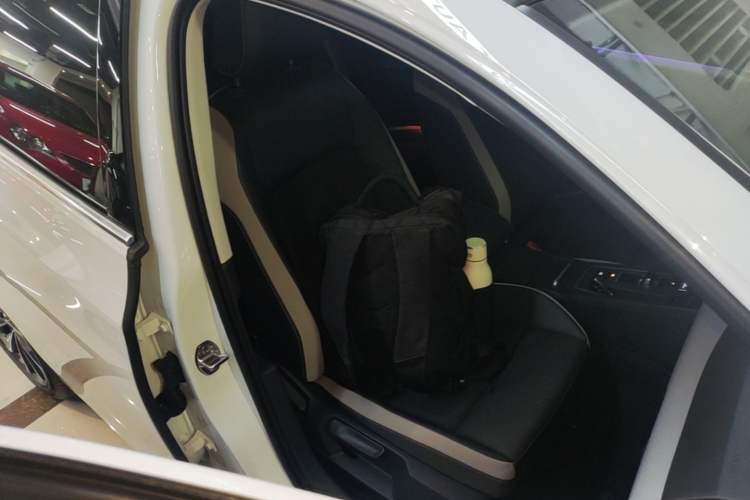 Used Volkswagen Golf 2023 Facelift 280TSI DSG Pro Right Front Seat