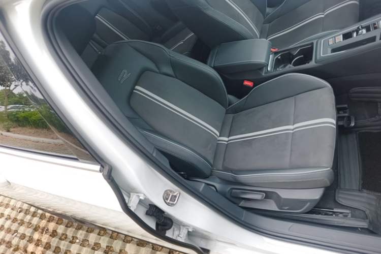 Used Volkswagen Golf 2023 Facelift 280TSI DSG R-Line Lite Right Front Seat