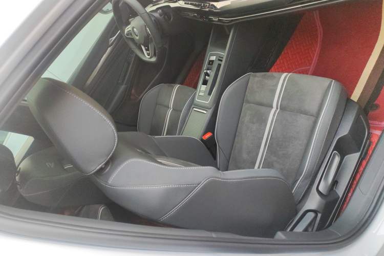 Used Volkswagen Golf 2023 Facelift 280TSI DSG R-Line Lite Right Front Seat