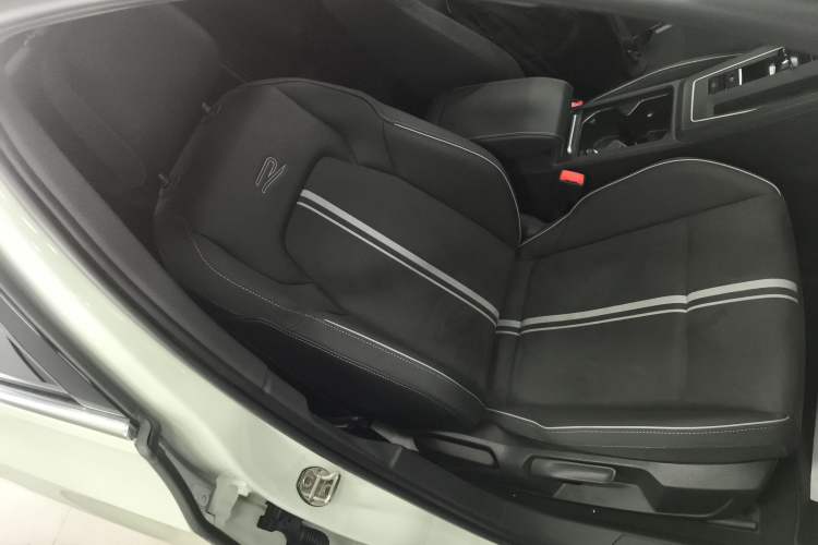 Used Volkswagen Golf 2023 Facelift 280TSI DSG R-Line Lite Right Front Seat