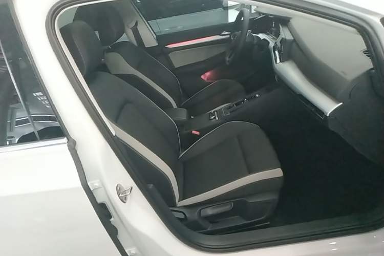 Used Volkswagen Golf 2023 Facelift 280TSI DSG Pro Right Front Seat