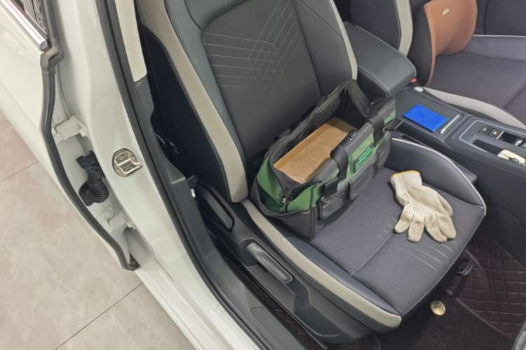Used Volkswagen Golf 2023 Facelift 280TSI DSG Pro Right Front Seat