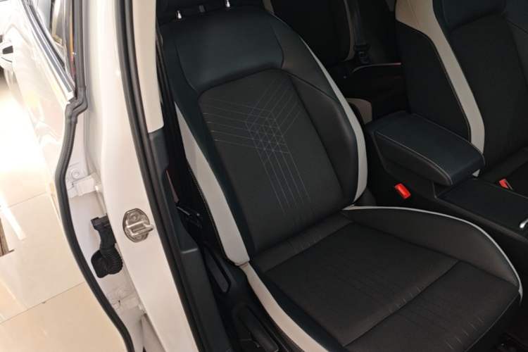 Used Volkswagen Golf 2023 Facelift 280TSI DSG Pro Right Front Seat