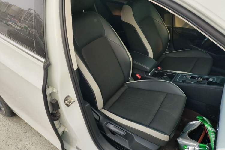 Used Volkswagen Golf 2023 280TSI DSG Pro Right Front Seat