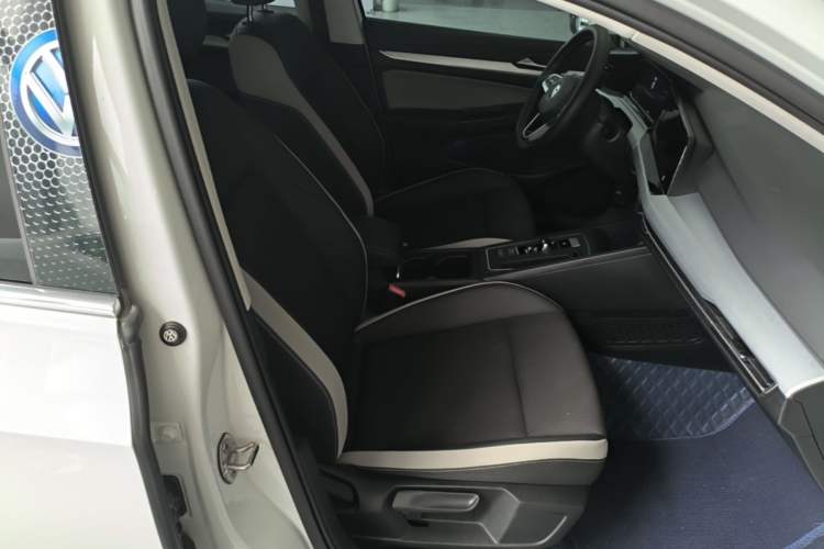 Used Volkswagen Golf 2023 Facelift 280TSI DSG Pro Right Front Seat