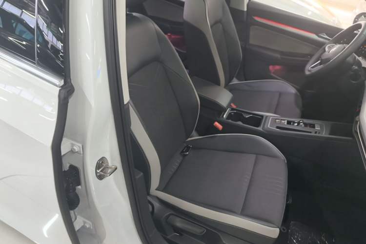 Used Volkswagen Golf 2023 Facelift 280TSI DSG Pro Right Front Seat