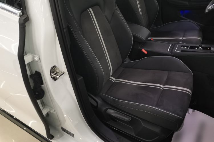 Used Volkswagen Golf 2023 Facelift 280TSI DSG R-Line Lite Right Front Seat