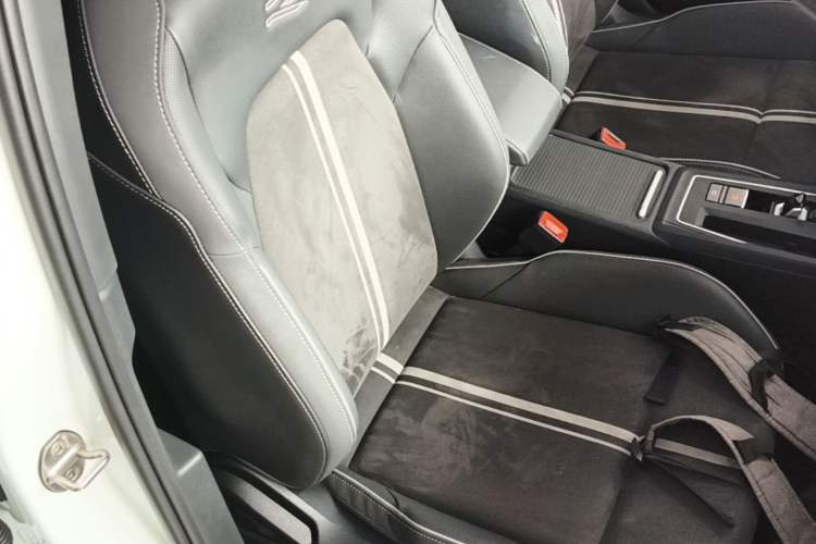 Used Volkswagen Golf 2023 280TSI DSG R-Line Lite Right Front Seat