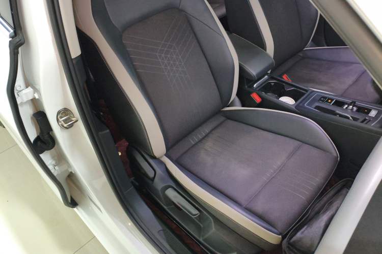 Used Volkswagen Golf 2023 280TSI DSG Pro Right Front Seat