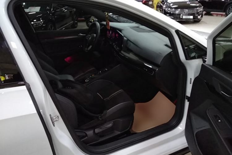 Used Volkswagen Golf 2023 Facelift 280TSI DSG R-Line Lite Right Front Seat
