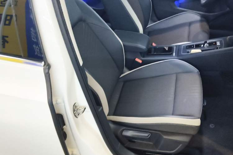 Used Volkswagen Golf 2023 280TSI DSG Pro Right Front Seat
