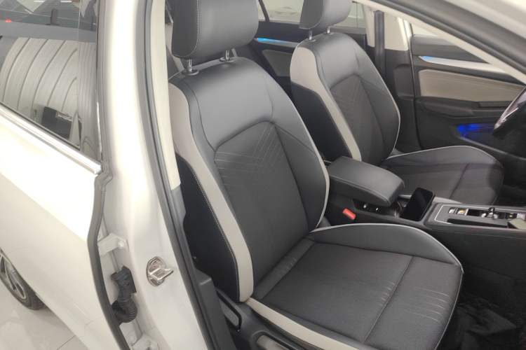 Used Volkswagen Golf 2023 Facelift 280TSI DSG Pro Right Front Seat