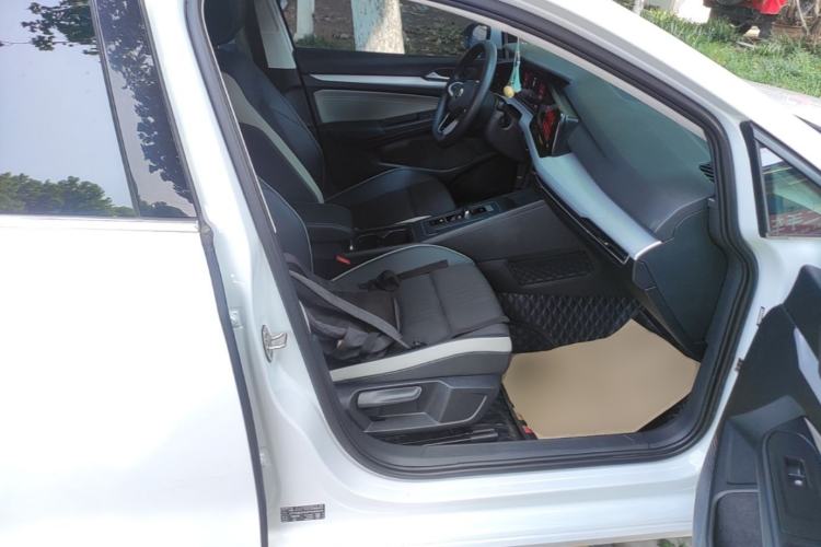 Used Volkswagen Golf 2023 Facelift 280TSI DSG Pro Right Front Seat