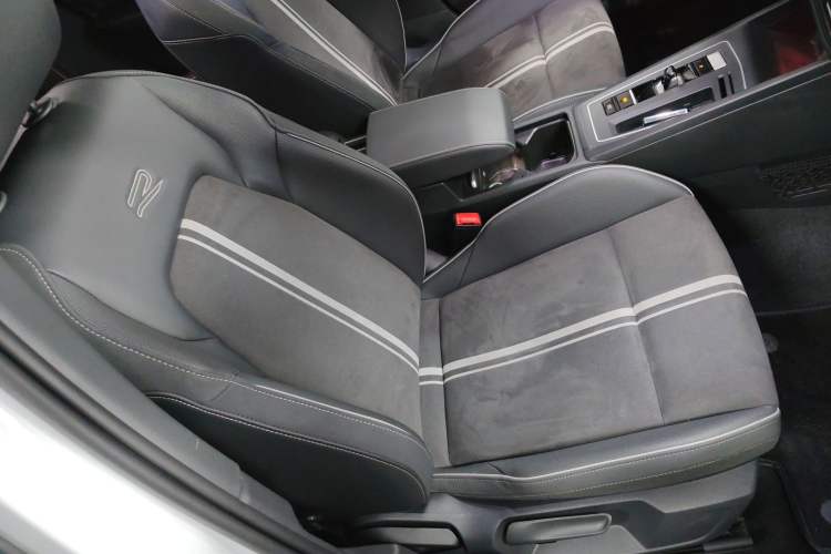 Used Volkswagen Golf 2023 Facelift 280TSI DSG R-Line Lite Right Front Seat
