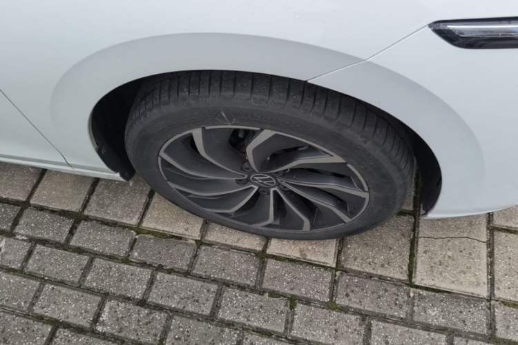 Used Volkswagen Golf 2023 Facelift 280TSI DSG Pro Right Front Wheel Hub