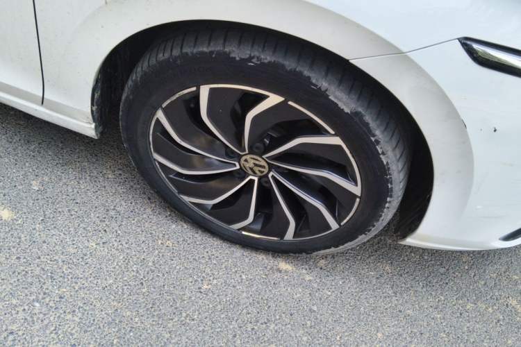 Used Volkswagen Golf 2023 280TSI DSG Pro Right Front Wheel Hub