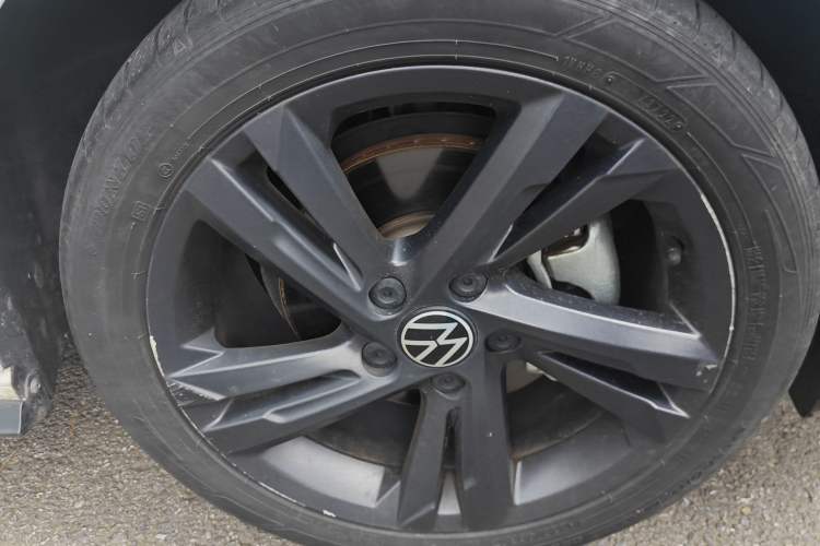 Used Volkswagen Golf 2023 280TSI DSG R-Line Lite Right Front Wheel Hub