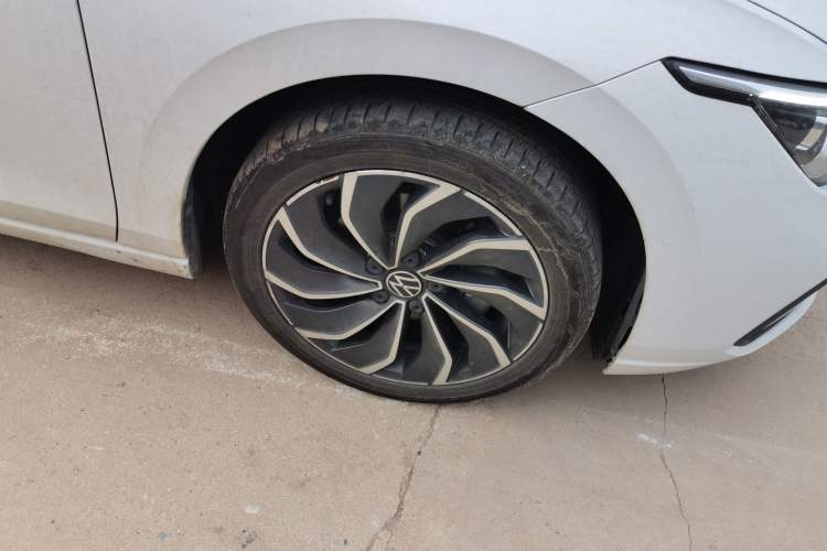 Used Volkswagen Golf 2023 Facelift 280TSI DSG Pro Right Front Wheel Hub